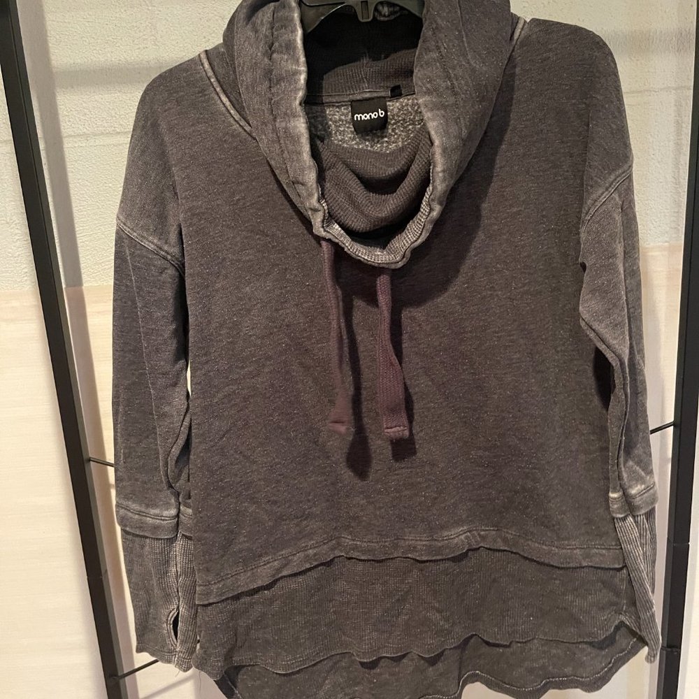 Turtle neck pullover - Picture 2 of 2